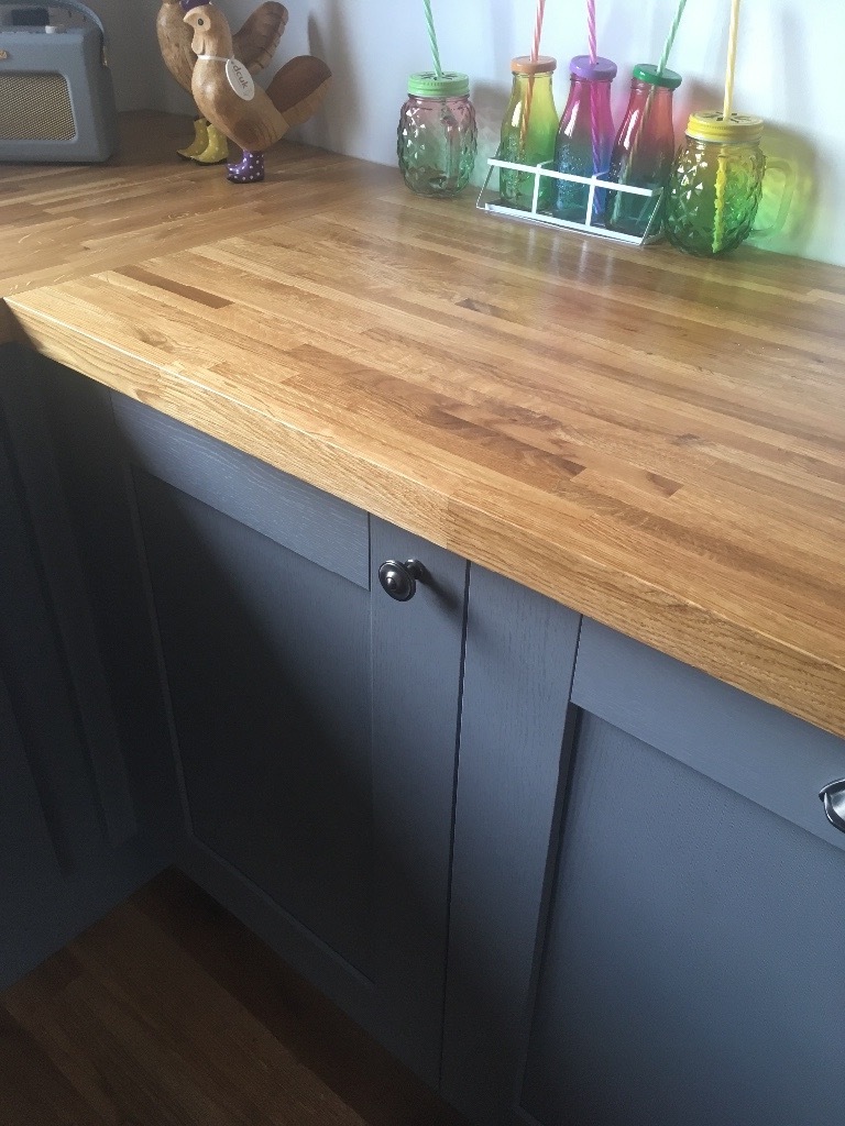 Solid rustic oak worktop, untreated, from Howdens. 2.7m length, 40mm thick and 620 mm depth