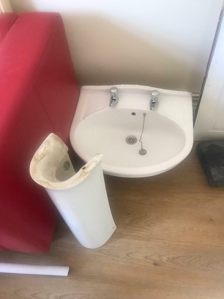 Sink And Pedestal With New Taps In Newcastle Under Lyme Sink And Pedestal With New Taps In Newcastle Under Lyme