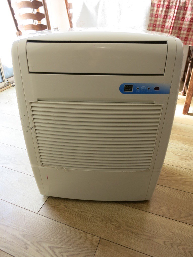 Air conditioner portable B&Q 7000 BTU Used only twice! in Kingston, London Gumtree