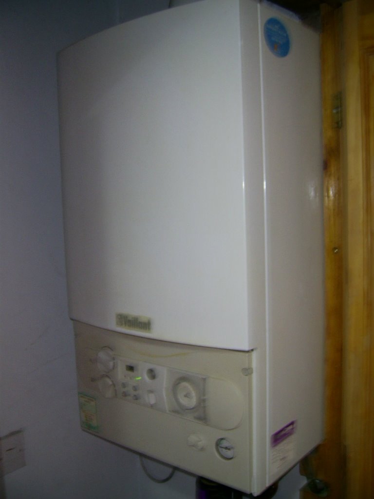 Vaillant Turbo Max Plus/5 Combi Boiler approx 10yrs old currently