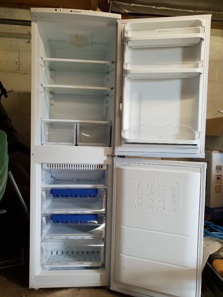 Hotpoint Fridge Freezer Ffa52 Collection Only In Bromley