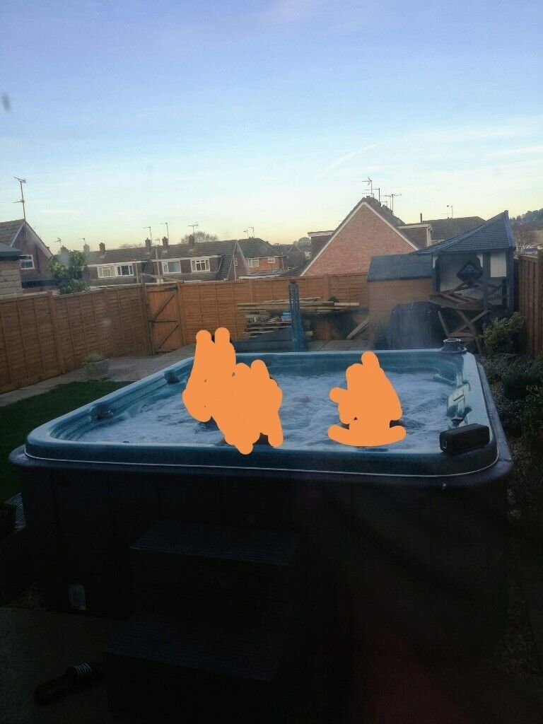 7/8 seater hot tub | in Tuffley, Gloucestershire | Gumtree