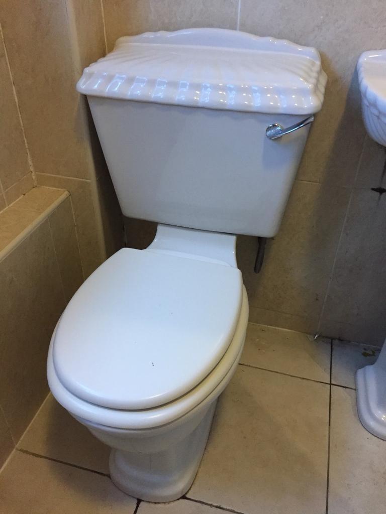 Used Toilet Free to collect in Bracknell, Berkshire Gumtree