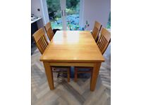 Extendable dining table and 6 chairs
