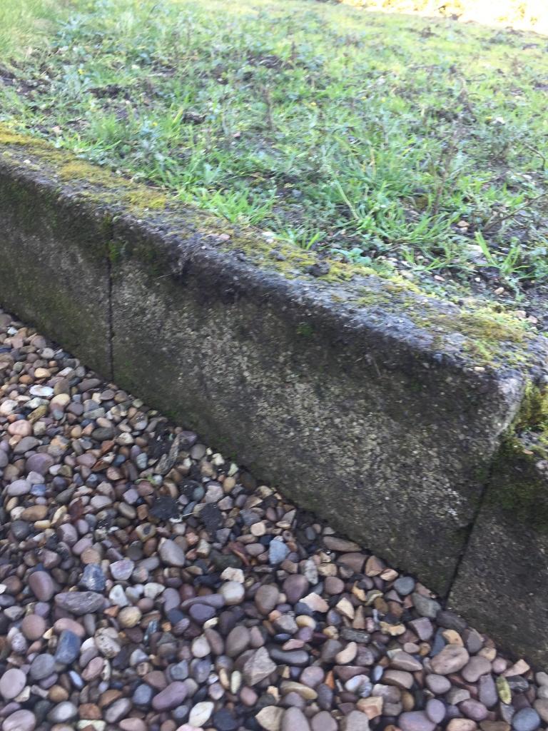 38x pin curbs free for collection in North Ferriby, East Yorkshire