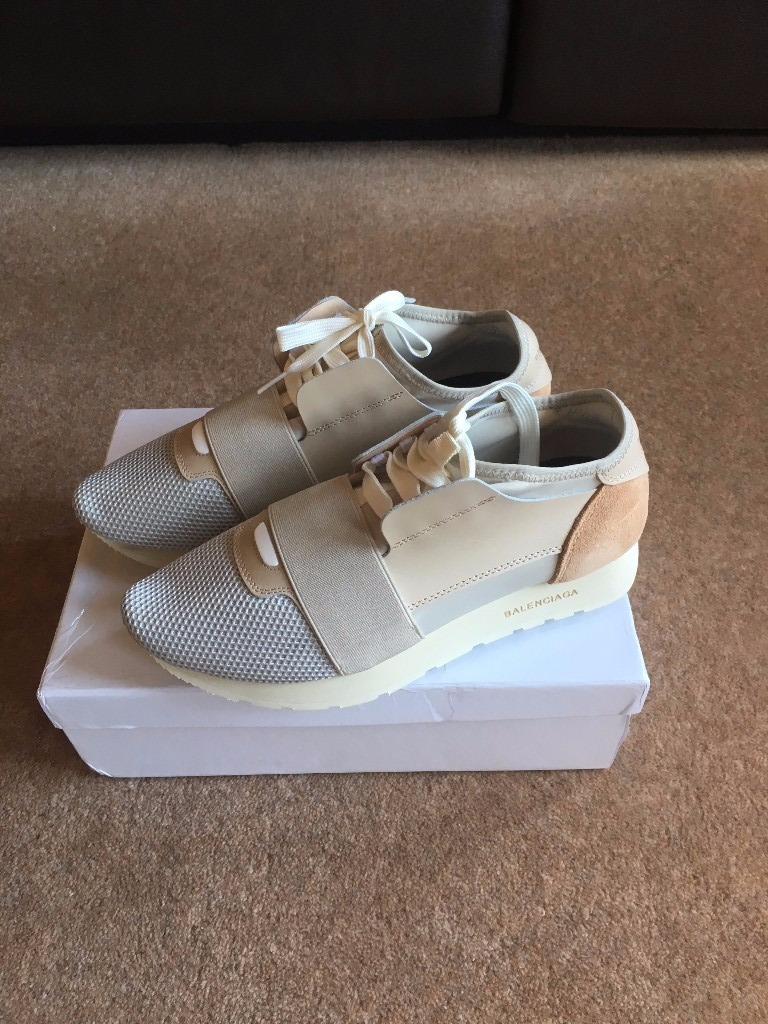 balenciaga race runner beige
