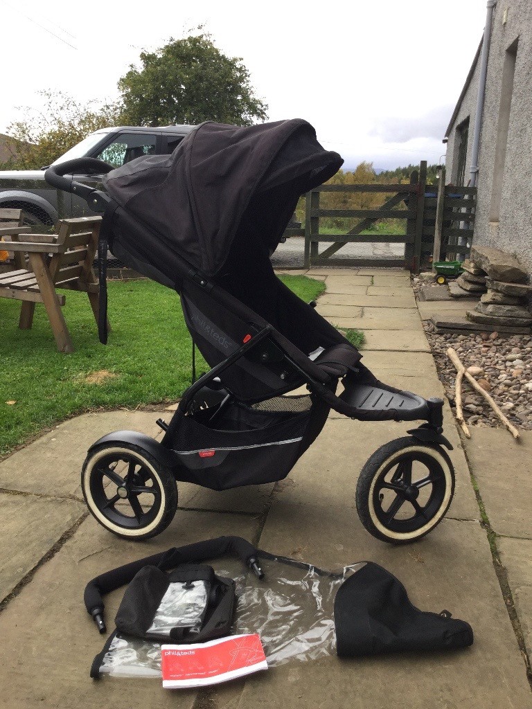 Phil & Teds Explorer buggy hardly used