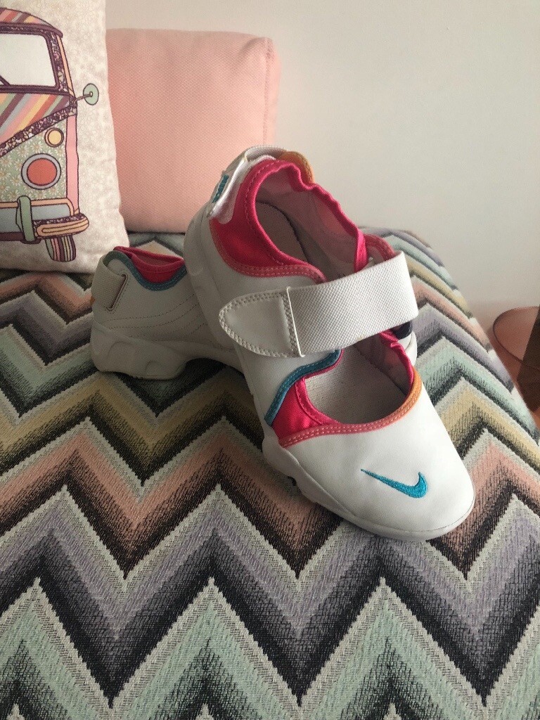 size 3.5 trainers