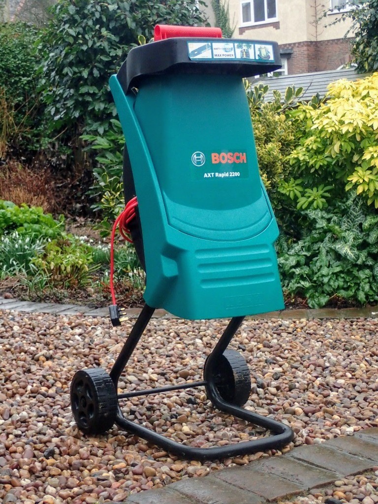 Bosch AXT Rapid 2200 Garden Shredder. Excellent condition. Ready to use