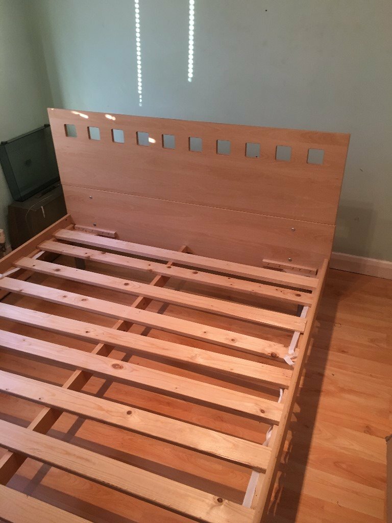 Used Wooden framed slated 4ft 6in double bed with headboard in