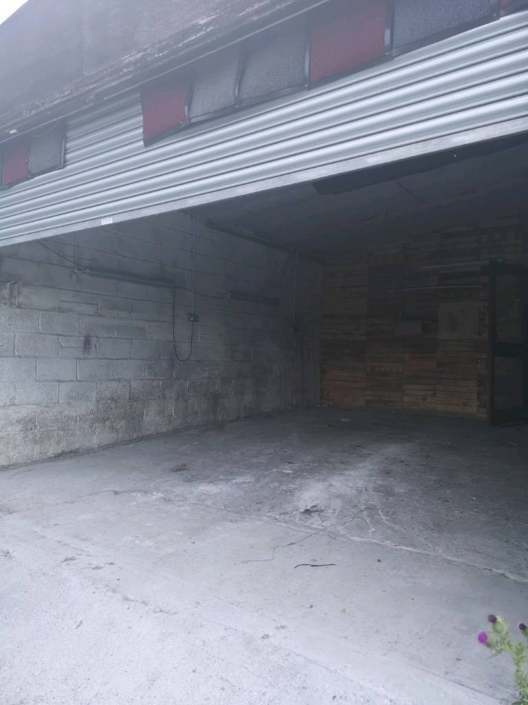 Large lock up garage swansea in Swansea Gumtree