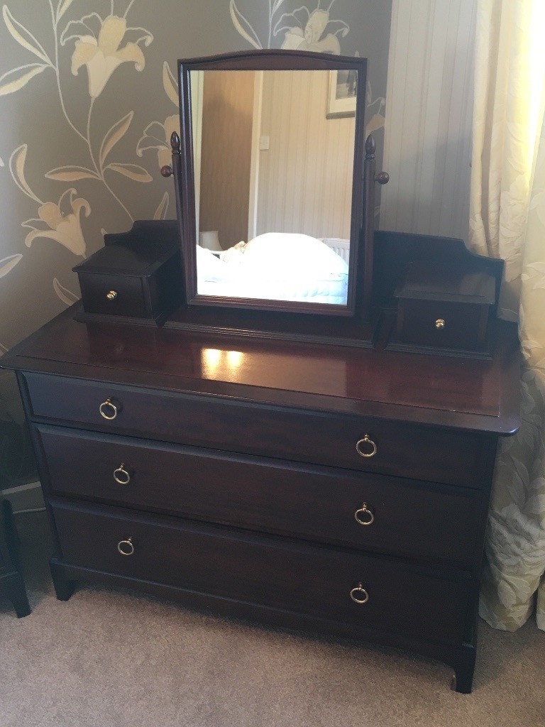 Stag designer bedroom furniture set. Excellent condition. in