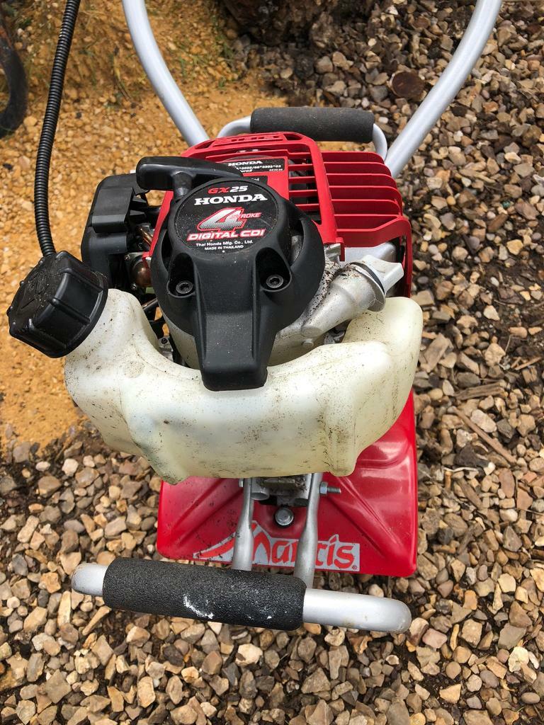 Mantis 4 Stroke Honda GX25 Rotovator/Tiller/Cultivator in Plymouth