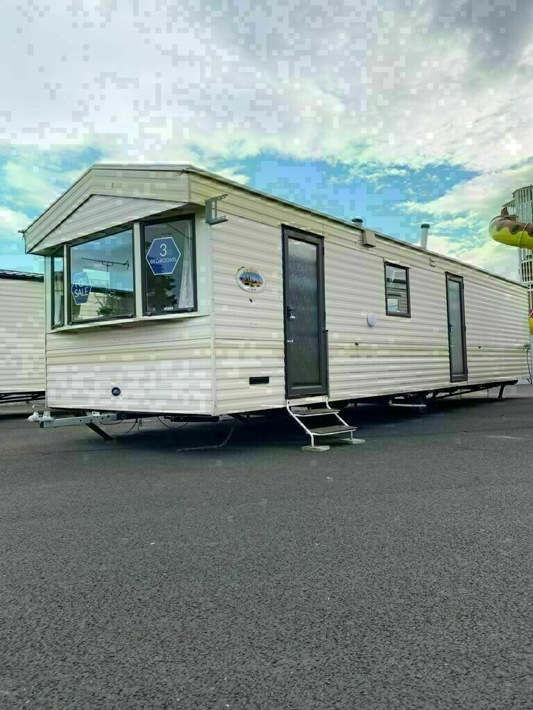Cheap static caravan for sale , sited in Essex , includes 2021 site fees in St Osyth, Essex