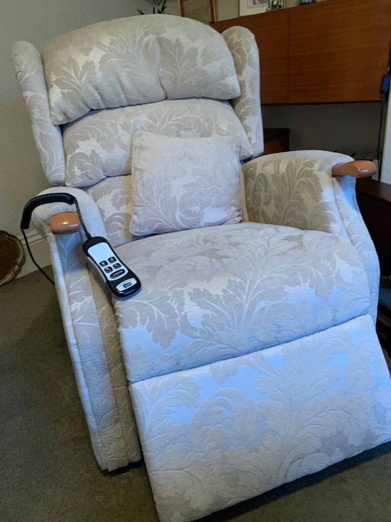 HSL fully motorised Rise/Recliner chair in Newcastle, Tyne and Wear