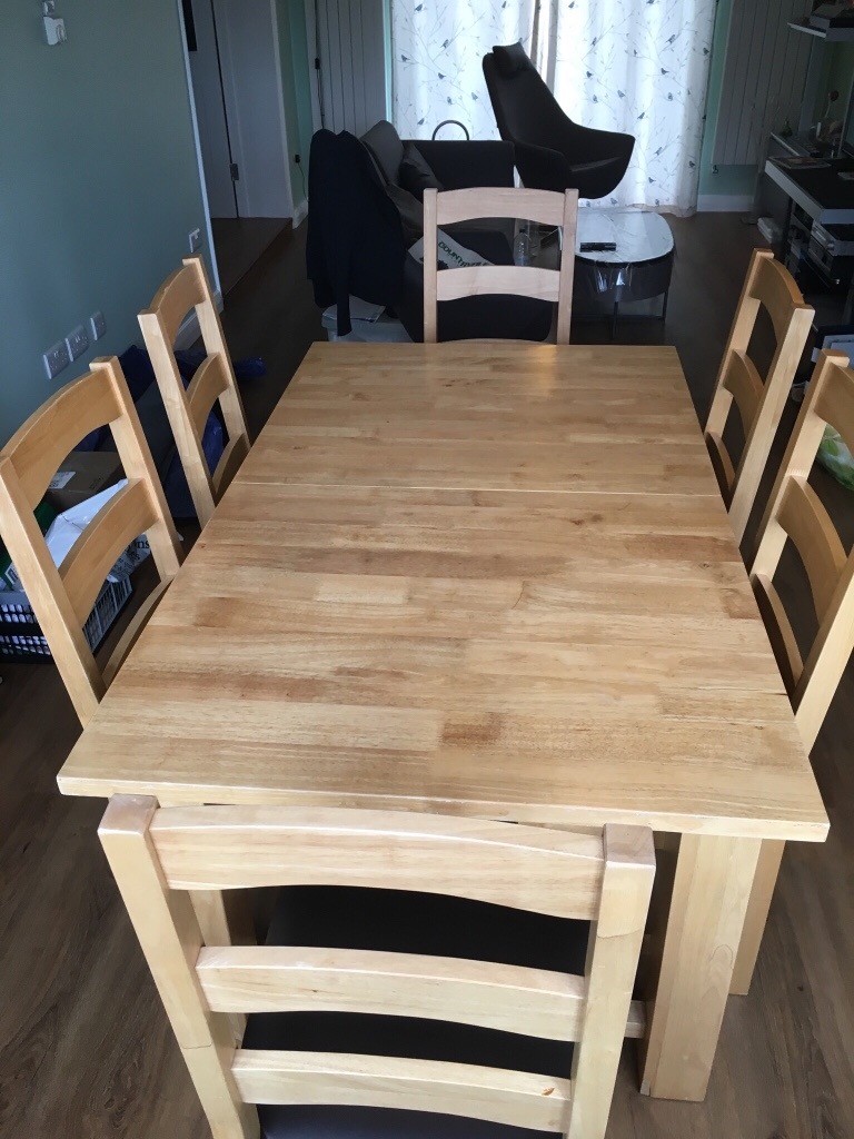 Dining table with 6 chairs 155cm (extends to 200cm) x 90cm 