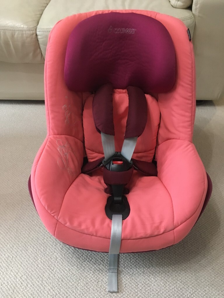 Maxi Cosi Pink Pearl Car Seat for Isofix Familyfix very good and