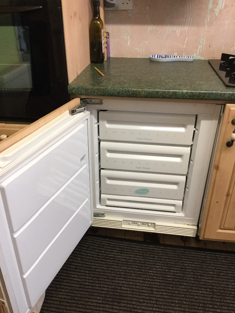 Electrolux integrated freezer, under counter in very good condition