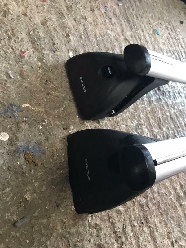 Exodus A120 aero roof bars and FP7 foot pack