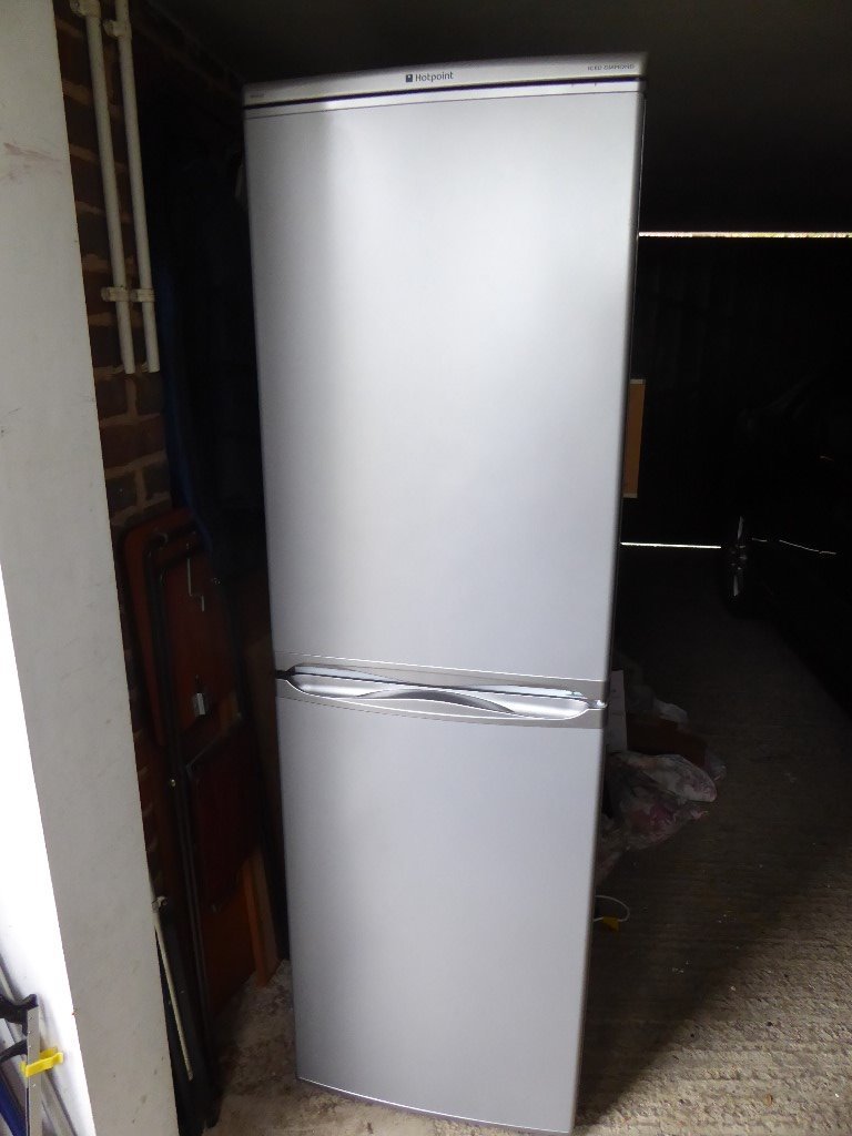 Hotpoint Iced Diamond RFAA52 Fridge Freezer in Graphite Grey in