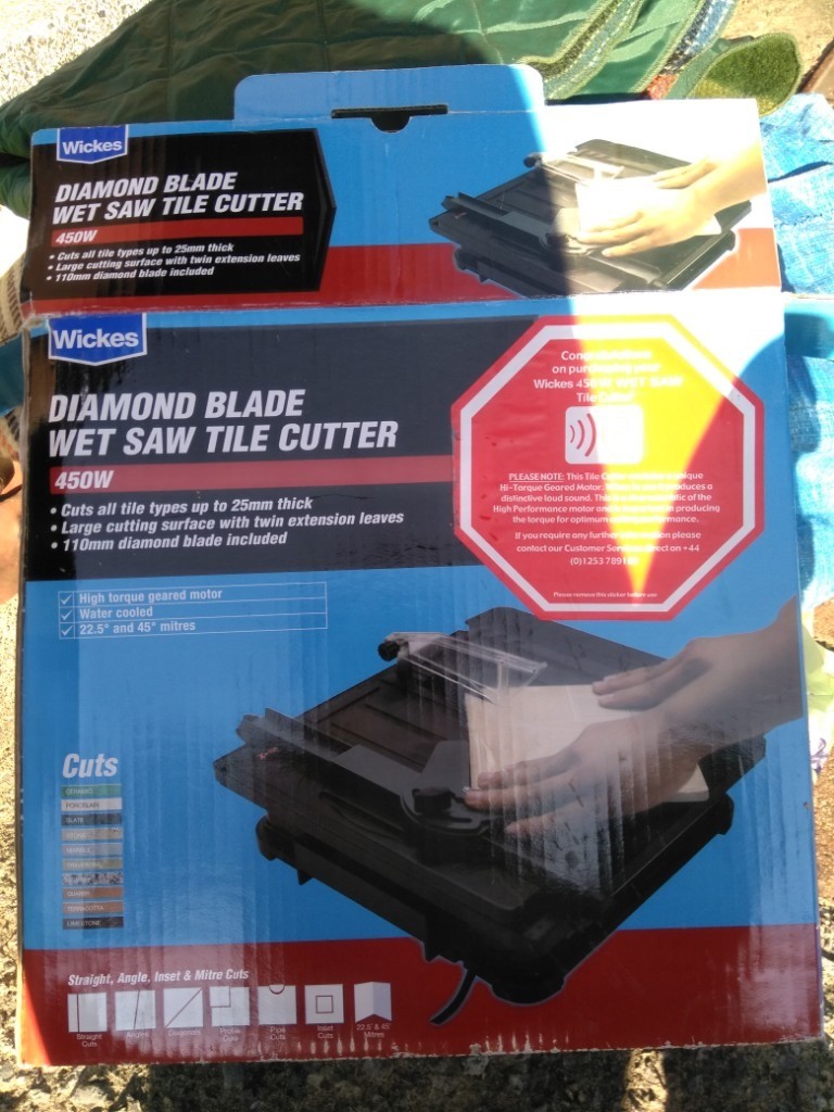 Wickes 450W Diamond Blade Wet Saw Tile Cutter with instructions in
