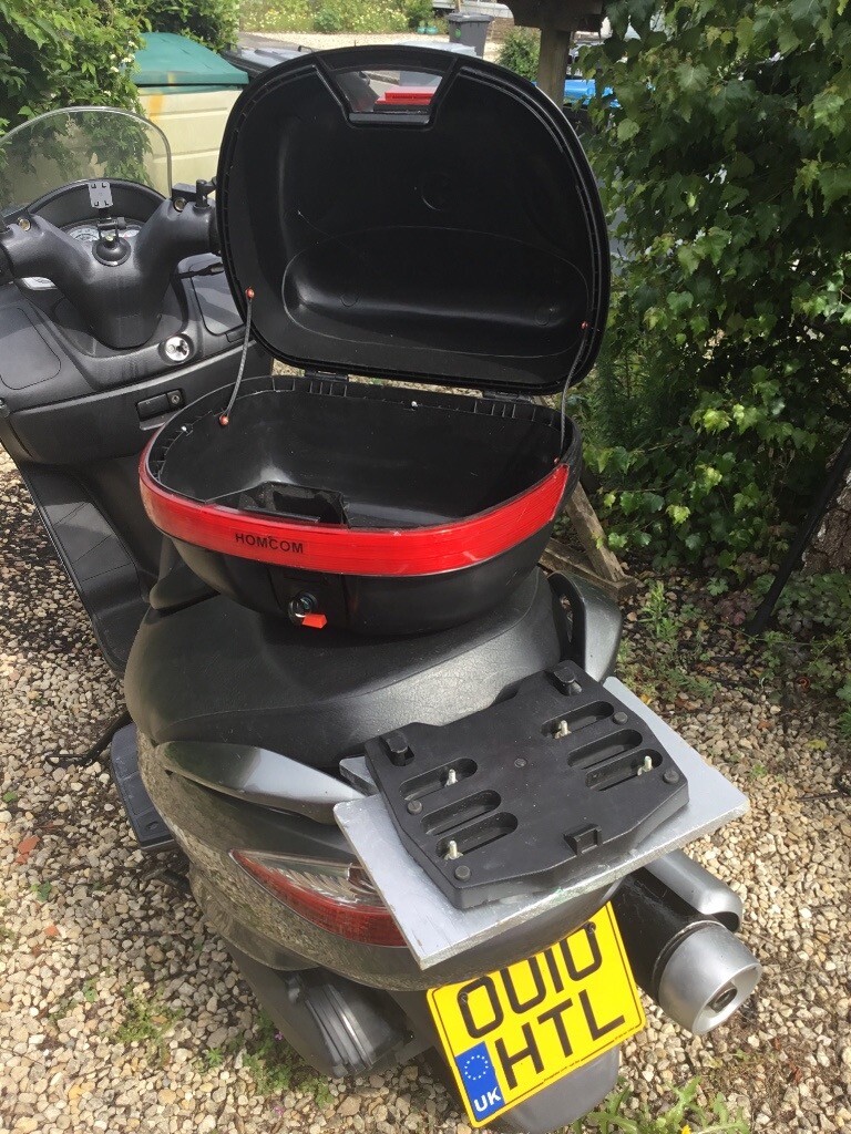 For sale. Scooter top box. in Woodstock, Oxfordshire Gumtree