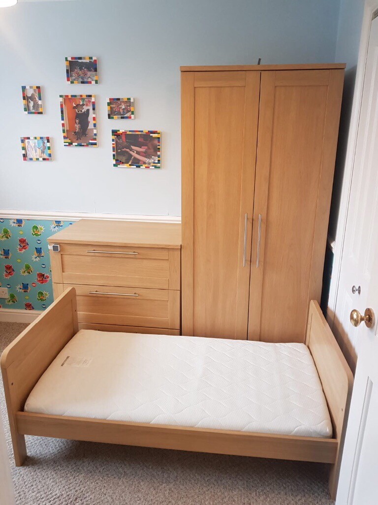 Mamas and Papas Rialto nursery furniture cot/bed, drawer/changing unit