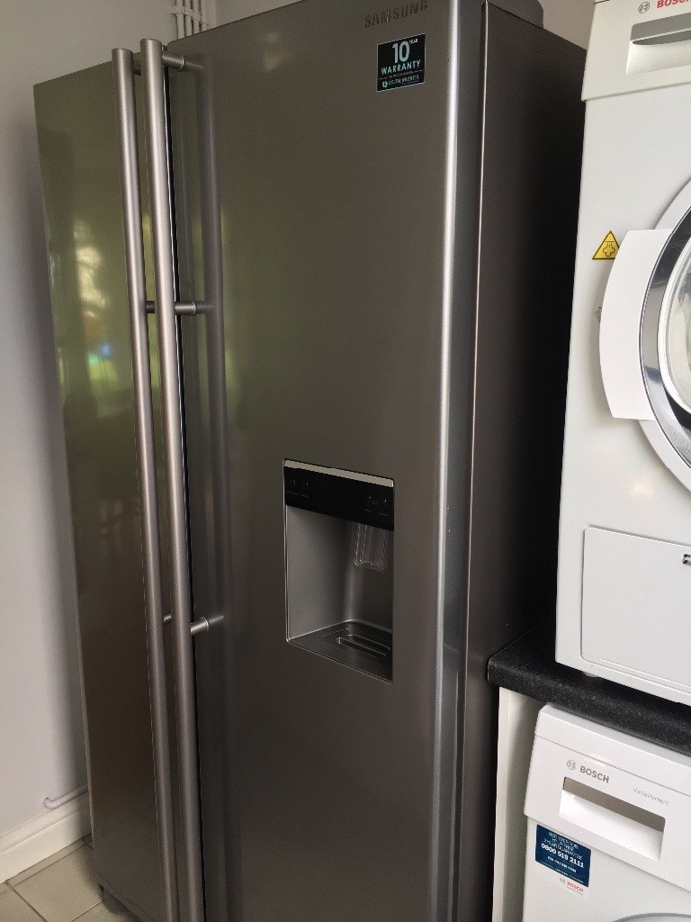 Samsung American fridge freezer, water filter (no plumbing needed). 7y