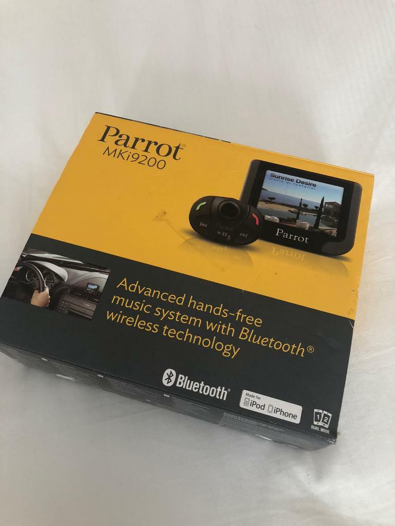 Parrot MKi9200 2.4" Colour Screen Bluetooth Music iPod USB AUX