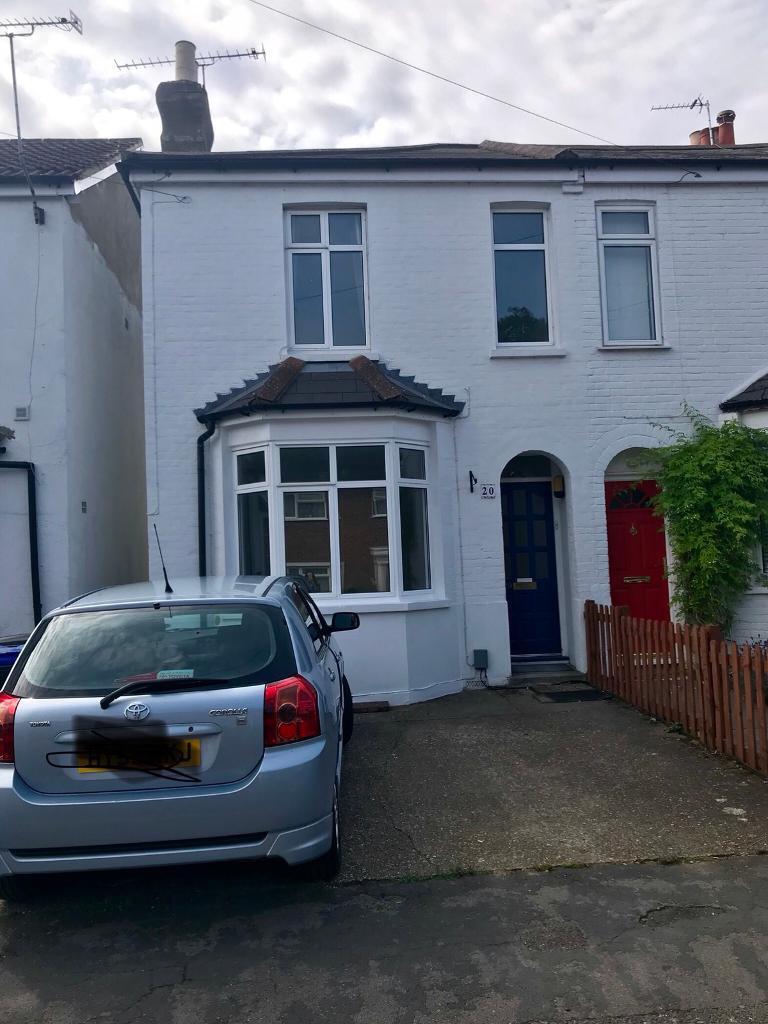 2 bedroom House for Rent in Woking Surrey Gumtree