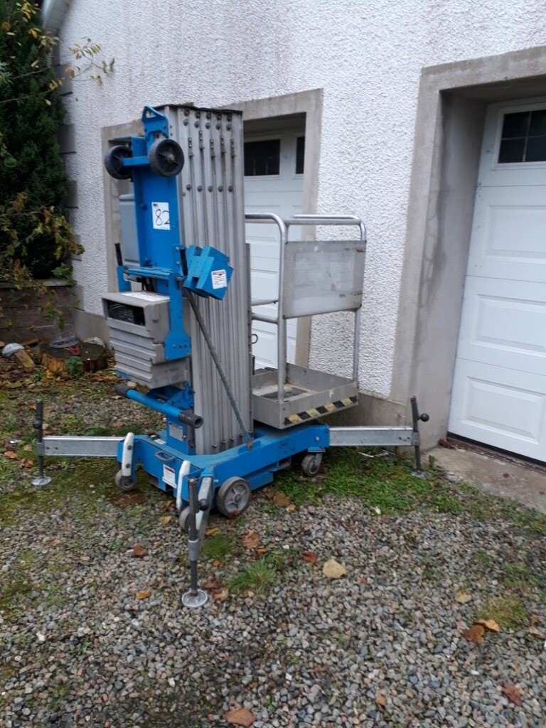 Genie AWP30s Personal Lift/Cherry Picker 11m Working Height Battery