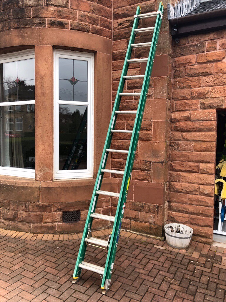 Lyte GFLT245 28 Rung Rope Operated Extension Ladder 7.47M EN131