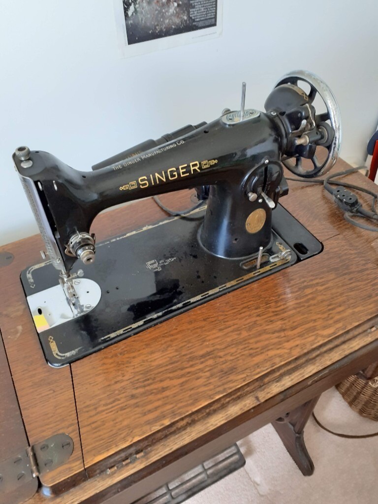 Singer Sewing Machine & table, circa 1939 in Whaley Bridge