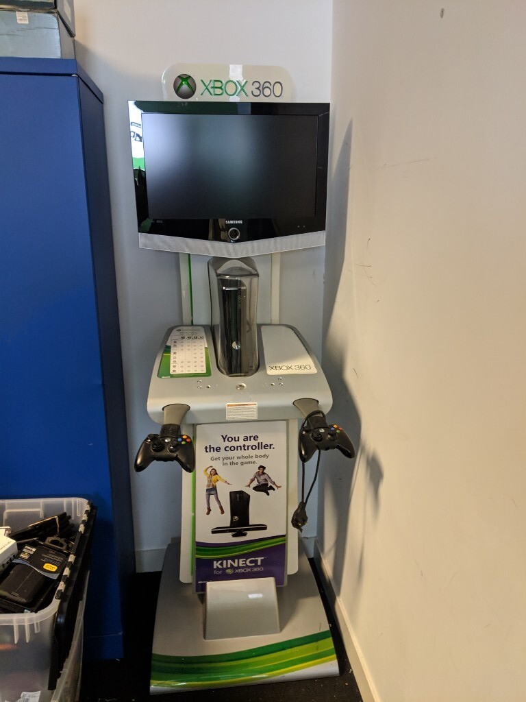 Xbox 360 Shop Display Kiosk Pod Games Console Store Retail in