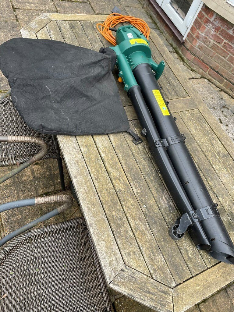 Leaf Blower Vacuum hoover. Electric full working order. from Screwfix
