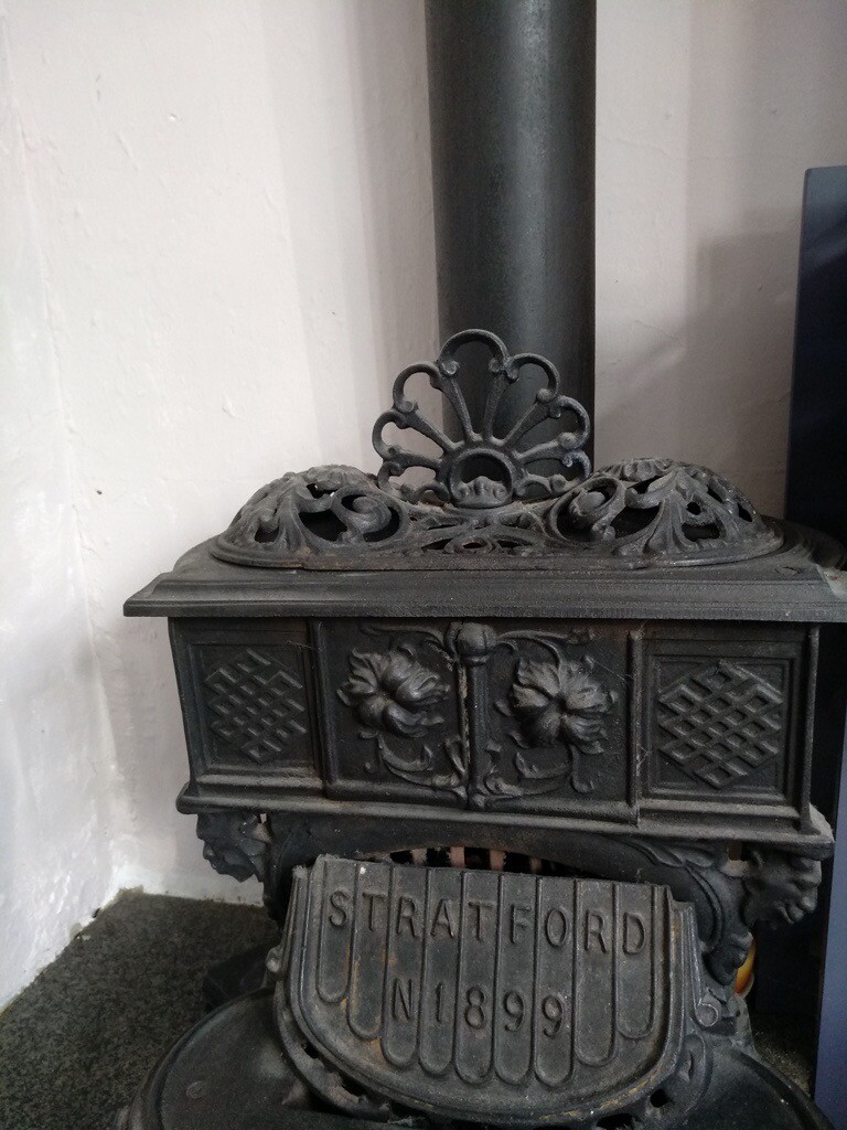 Antique Victorian Gypsy Queenie Stratford N1899 Small Cast Iron