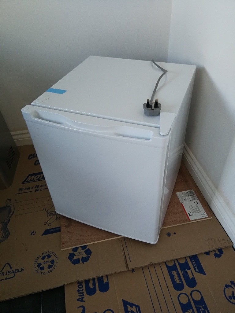 Fridge 46 Litres Currys CTT50W15 Mini Fridge with icebox in