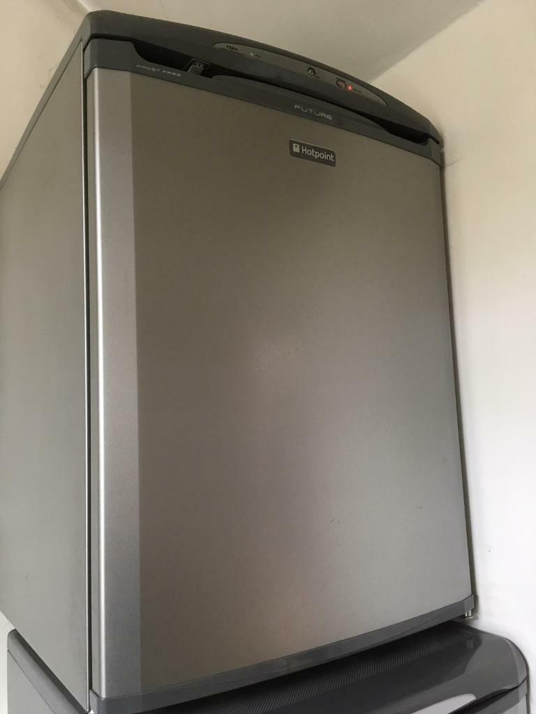 Hotpoint Future FZA34 freezer Frost free, free standing (under