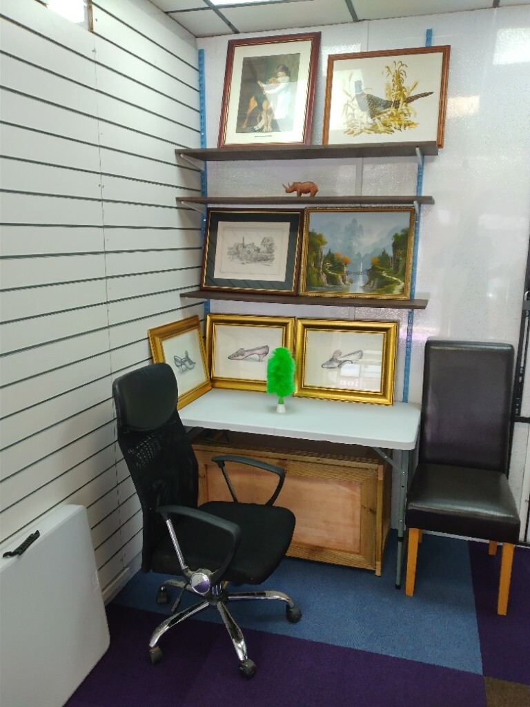 Shop space to let. Want to start a business, Rent a table