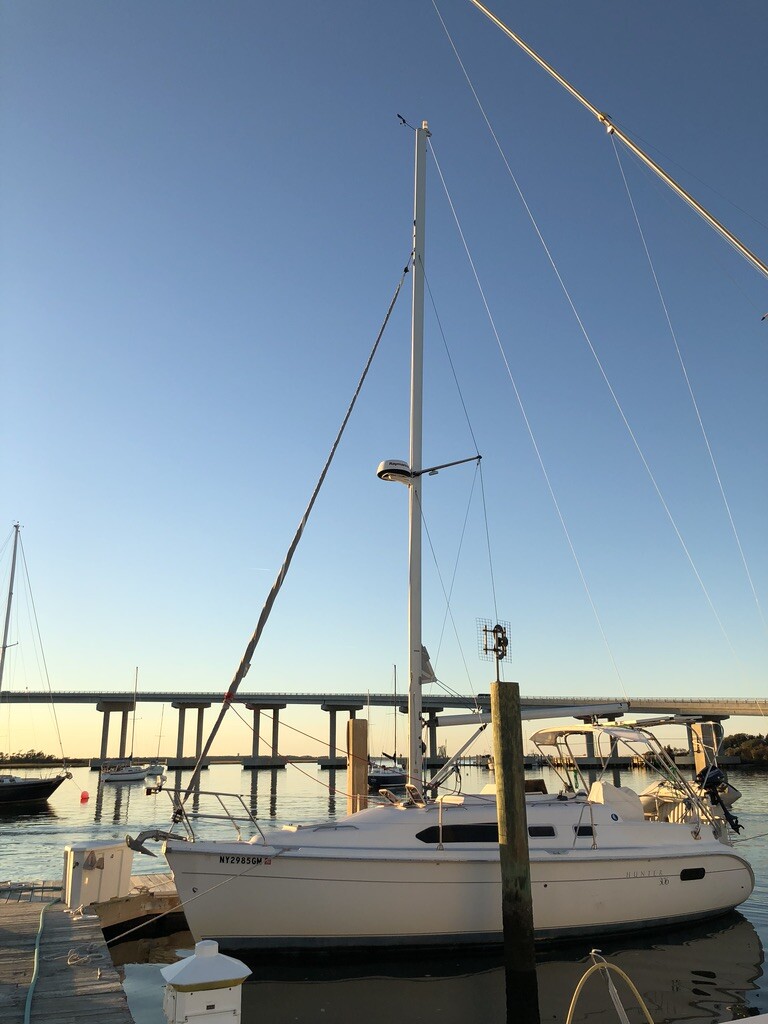 Hunter 306 Sailboat 2002 30ft