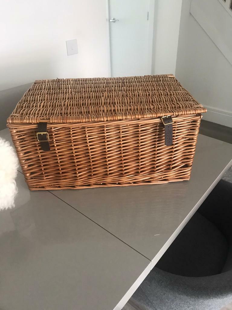 Picnic/Hamper basket (Large) with leather straps in Glasgow Gumtree