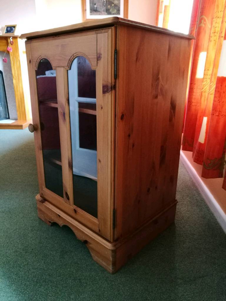 Oak Cabinet, three shelves, storage, glass doors | in Ringwood