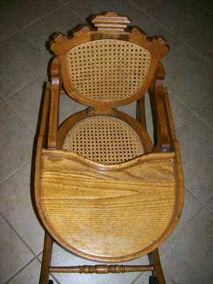 VICTORIAN AMERICAN CONVERTIBLE HIGHCHAIR/ROCKING CHAIR