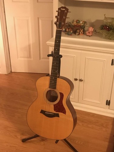 Taylor 100 114e Acoustic/Electric Guitar