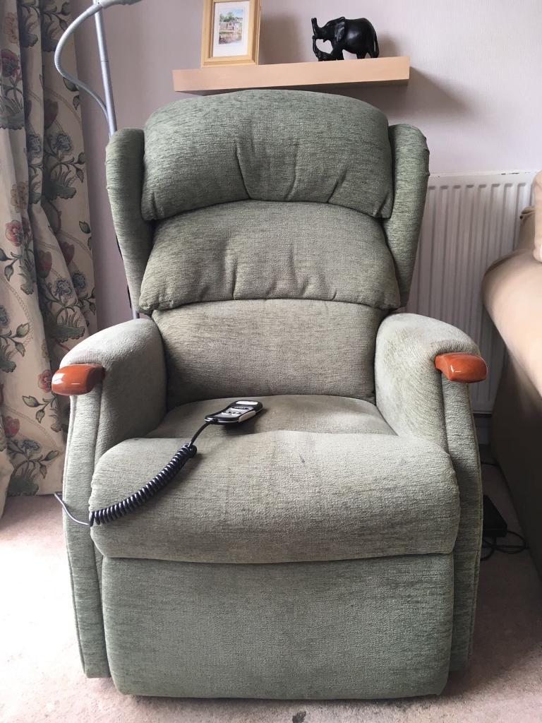 Celebrity Electric Powered Riser Recliner Chair in Arnold