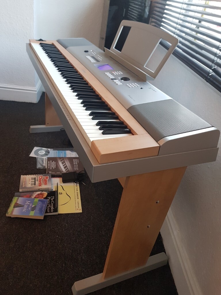 yamaha dgx 620 88 weighted keys | in Derby, Derbyshire | Gumtree