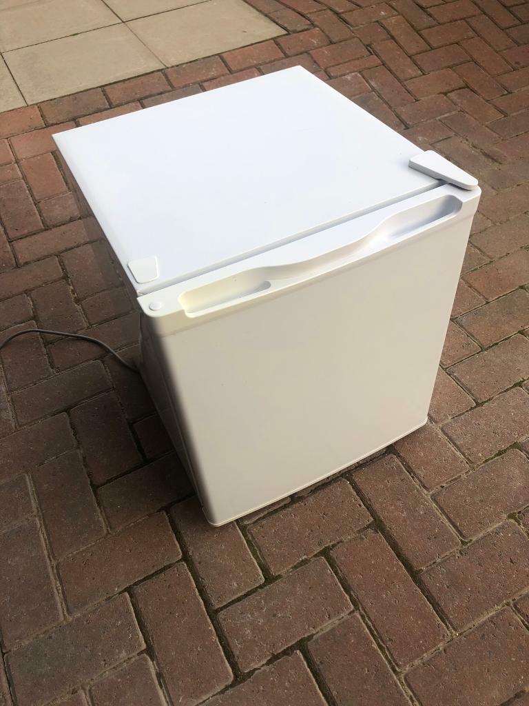Curry’s Essentials Mini Standard Fridge in Aberdeen Gumtree