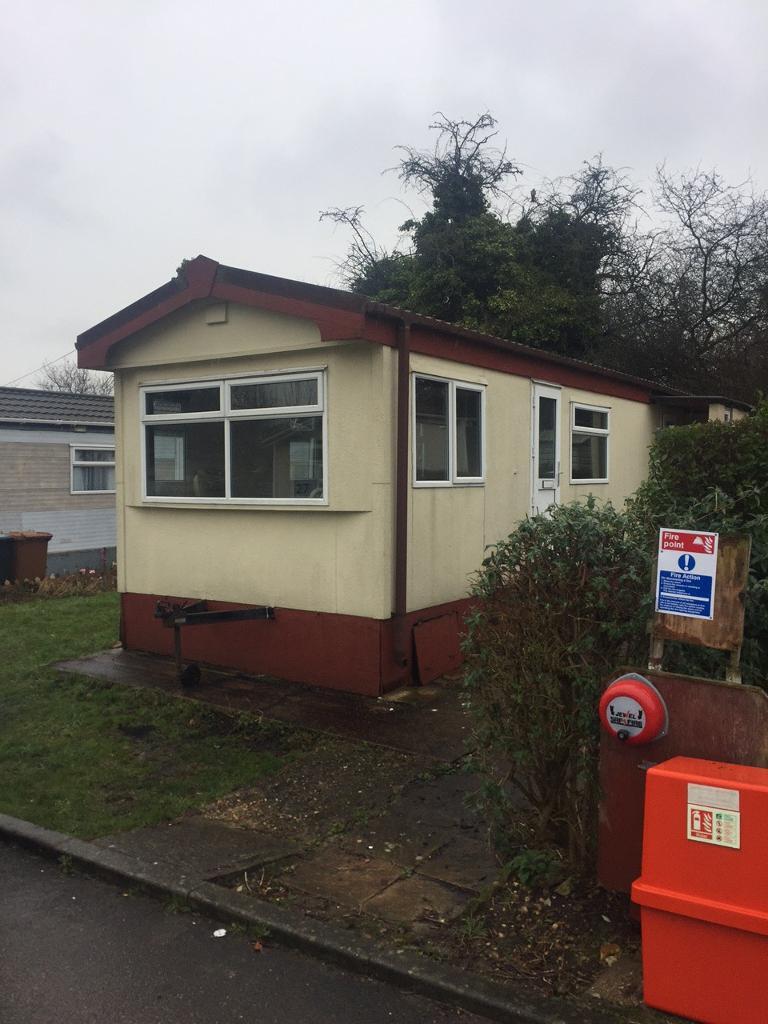 Residential mobile home to rent in Abbots Langley, Hertfordshire