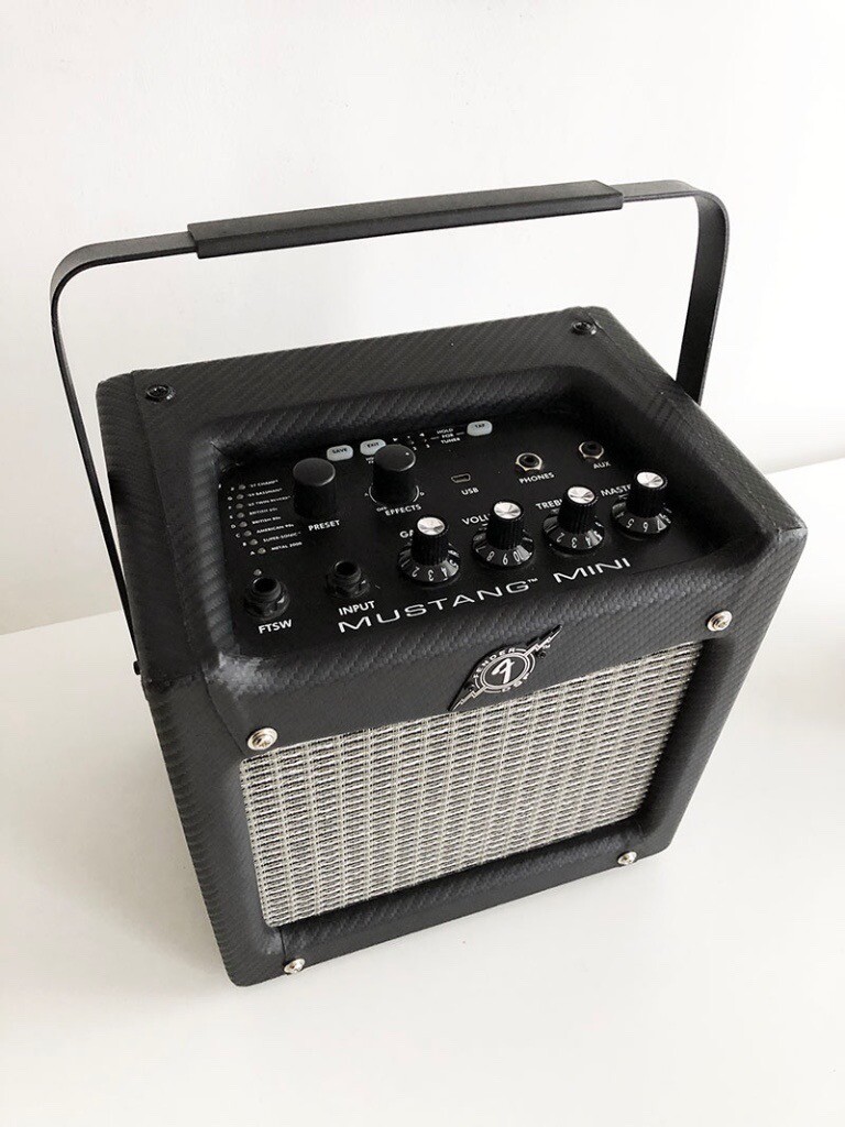 Fender Mustang Mini Amplifier 7Watt 1x6.5 BatteryPowered Guitar Combo