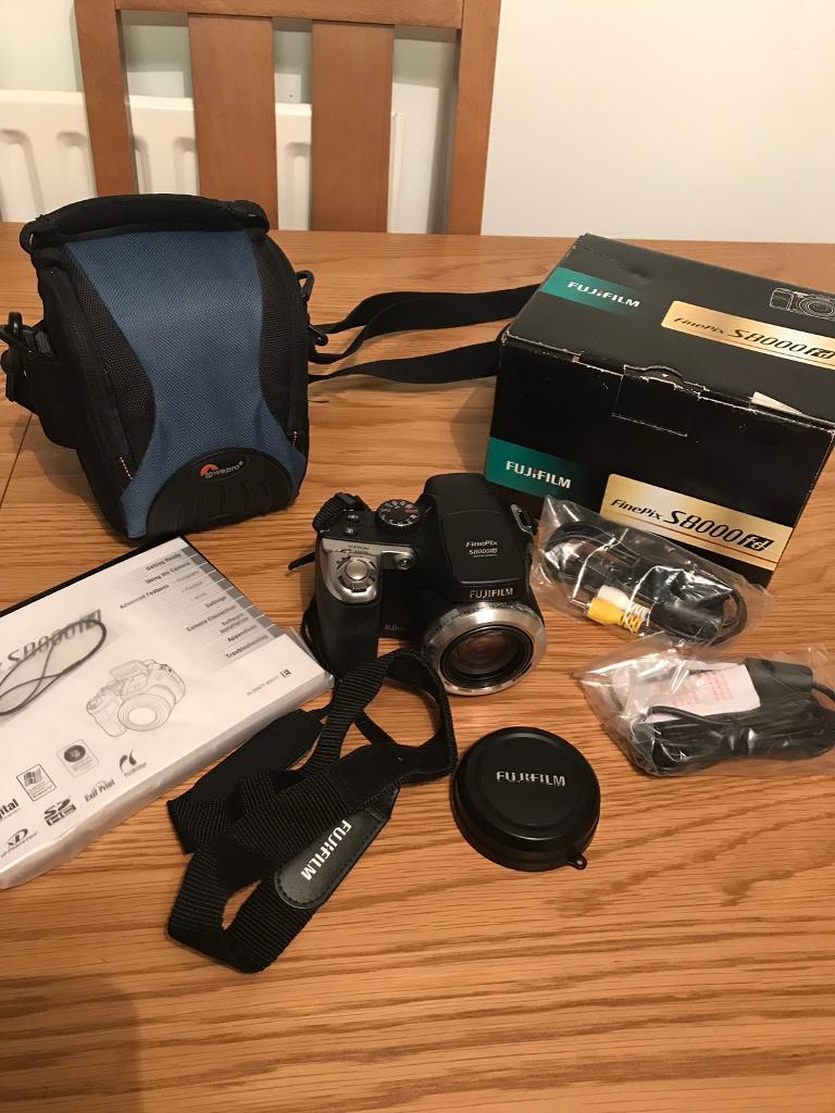 Fuji FinePix S8000 Digital Camera